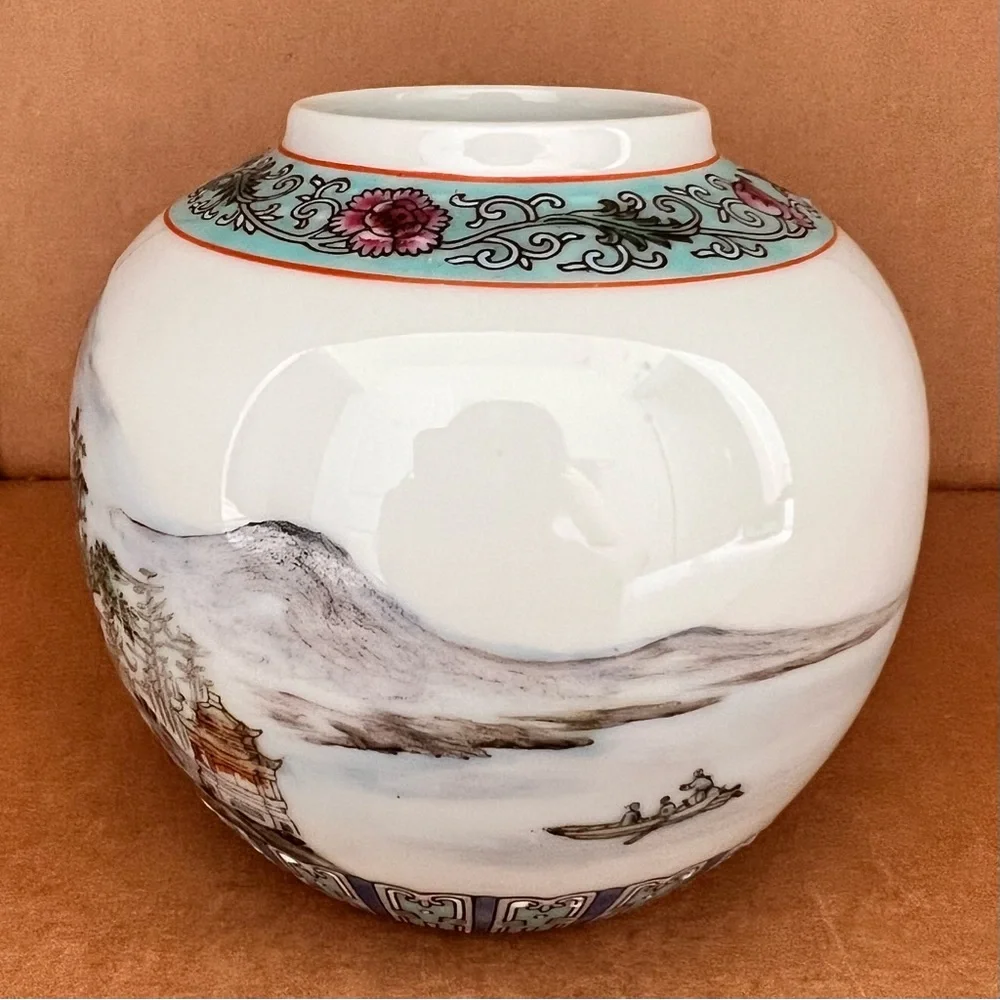 Vintage 70s-80s Chinese Painting Porcelain Pot Vase Hand Painted‎ Mountain